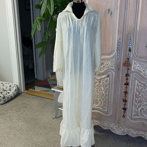 Vintage Willow Creek Night Gown